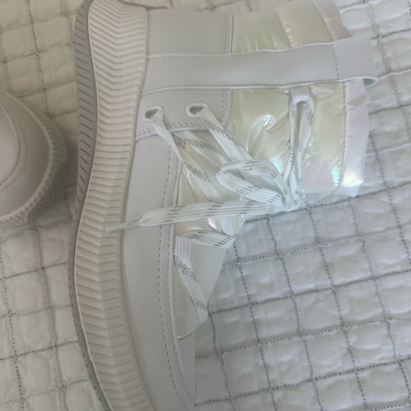 Stylish White High-Top Snow Boots by Nine West